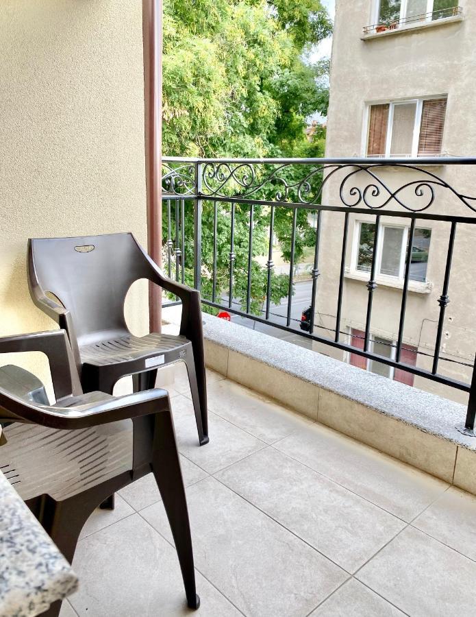 Cozy Studio Next To State Opera With Work Space Stara Zagora Zewnętrze zdjęcie